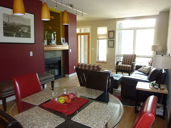  Dine, Live space with Bamboo floors