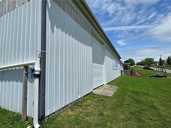 2nd image of 2253 Stoystown Rd