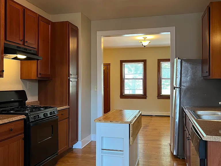 1211 E Saveland Ave #LOWER — Photo 7