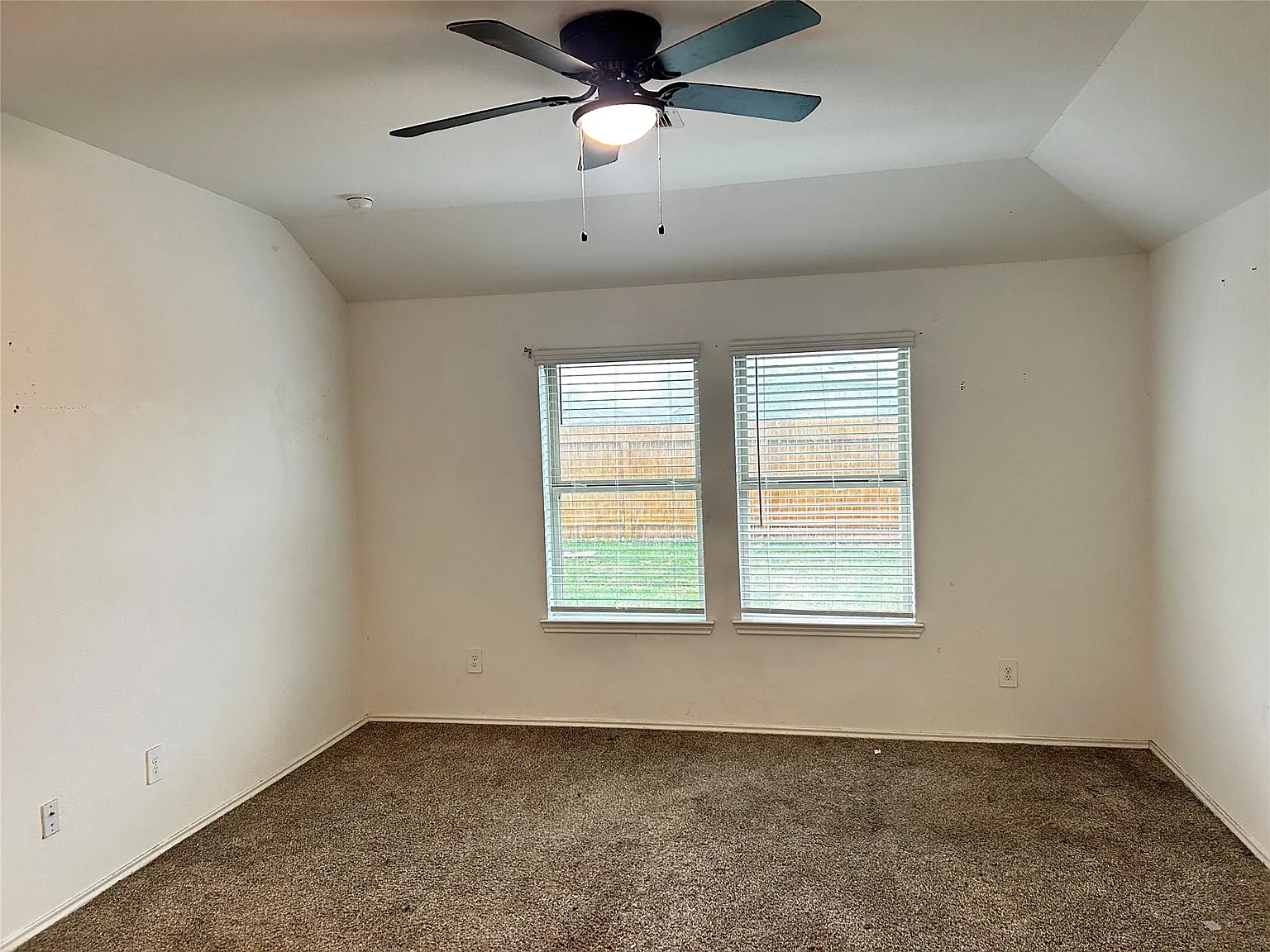 3 bed, 2.0 bath, 1530 sqft, $1,900 — Photo 4