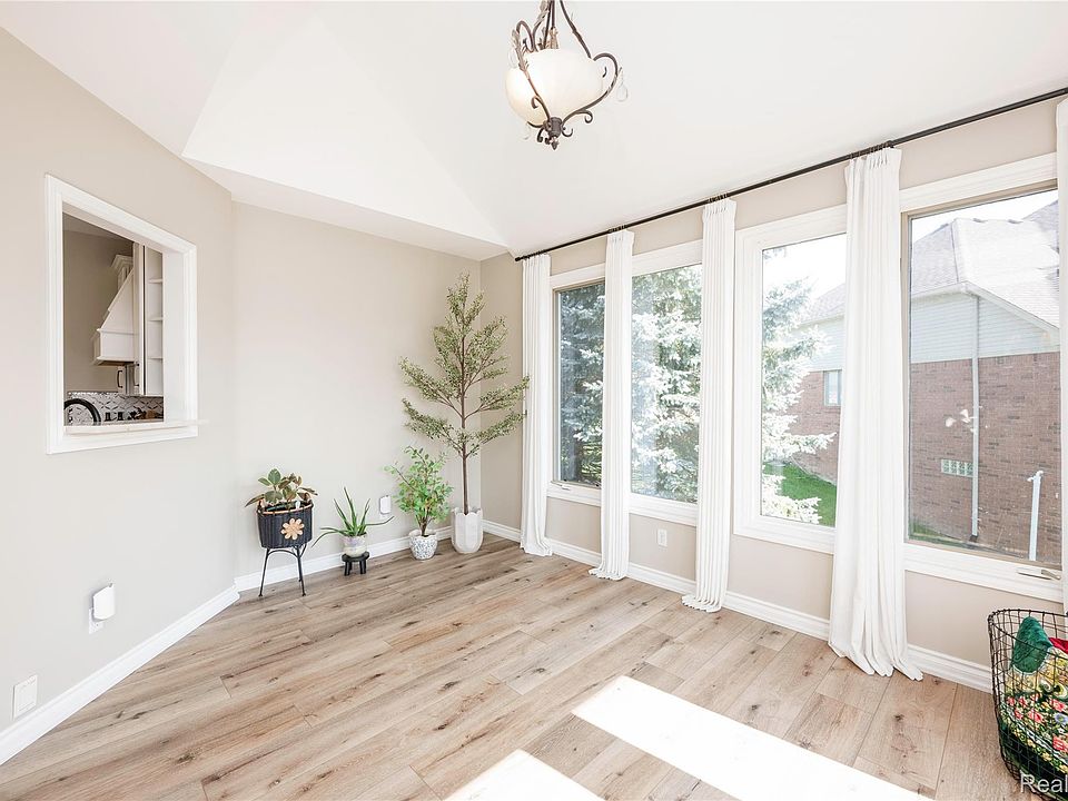 63520 Georgetowne S, photo 22