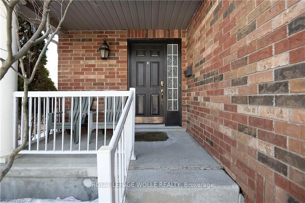 Building Photo - 147 Dubrick Cres