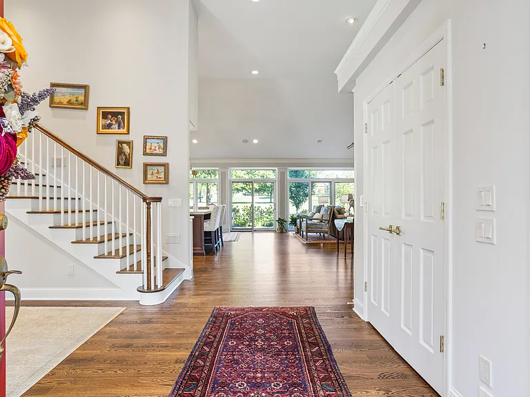 7 Greencroft Dr — Photo 8