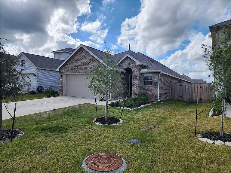 18419 Cobalt Cove Ln — Photo 1