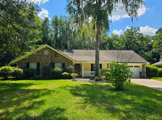 405 Club Dr, Hinesville, GA 31313