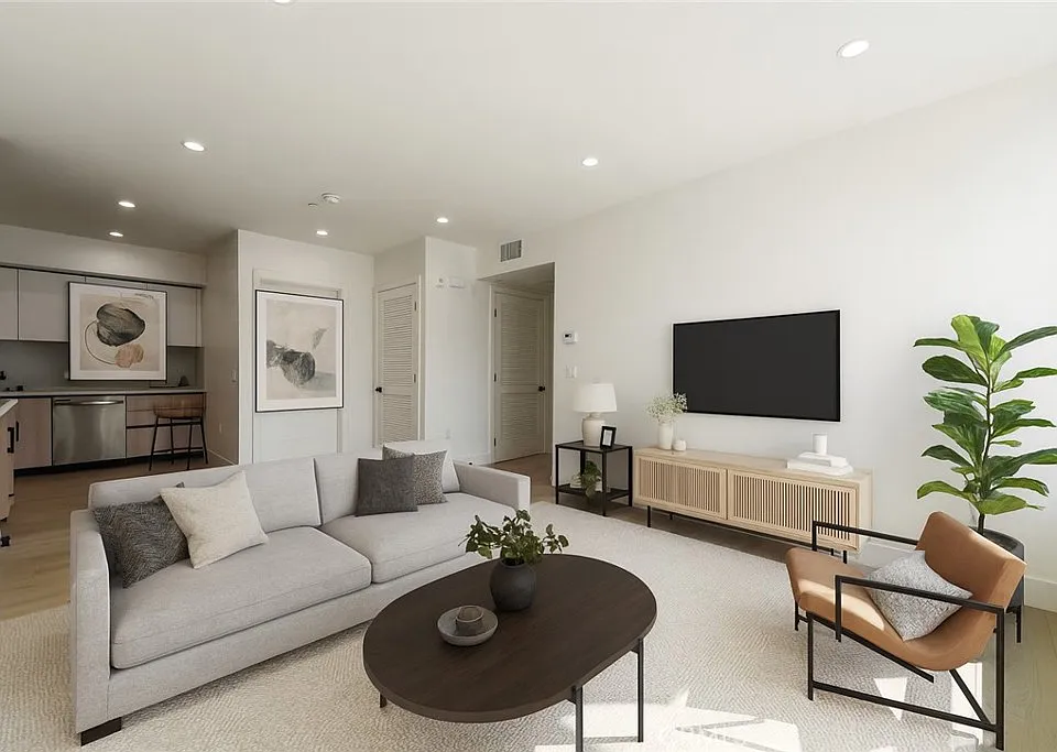 7510 Sepulveda Blvd #101