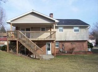 462 Surrey Dr, Lancaster, PA 17601