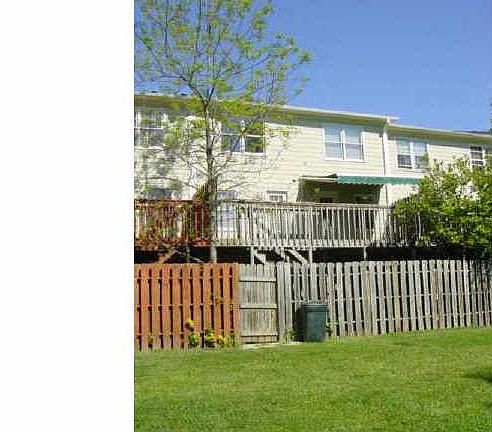 3rd image of 18 Park Village Ln Unit B