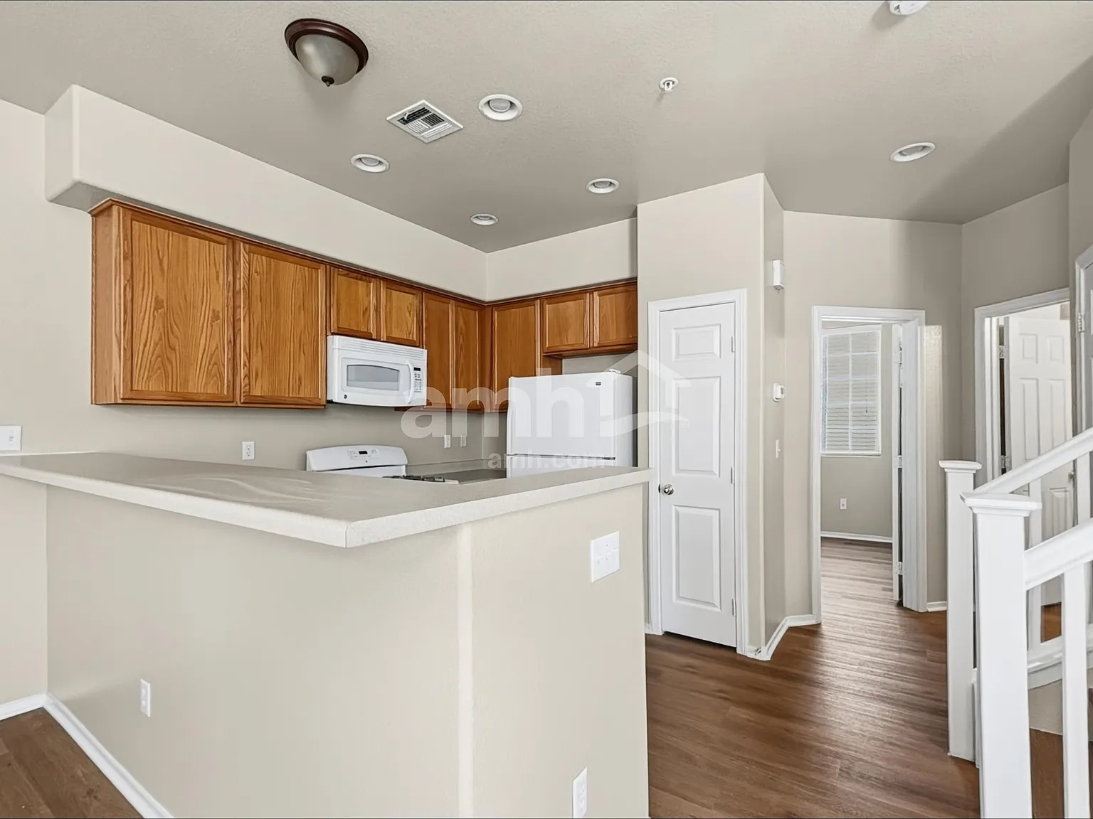 4 bed, 3.0 bath, 1608 sqft, $2,230 — Photo 4