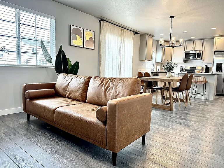 1415 N 3500 W — Photo 2