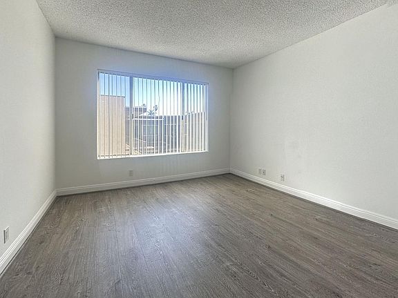 2nd image of 14415 Vose St #212