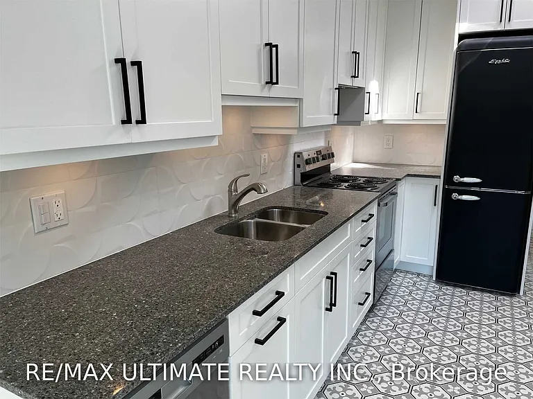 1065B Saint Clair Ave W — Photo 29