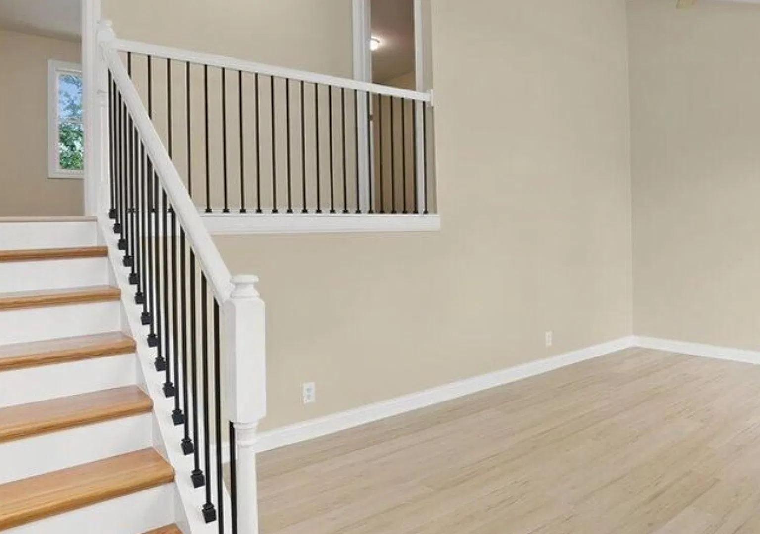 4 bed, 2.5 bath, 1800 sqft, $2,400 — Photo 2