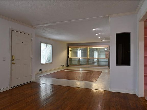 3rd image of 10200 Pflumm Rd