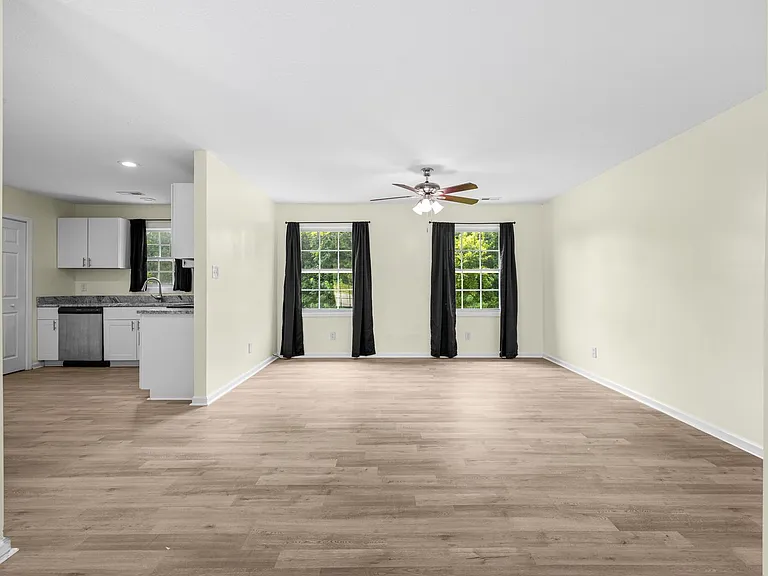 103 Oakwood Ct — Photo 18