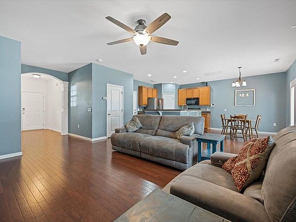 4th image of 302 Wynfield Forest Dr
