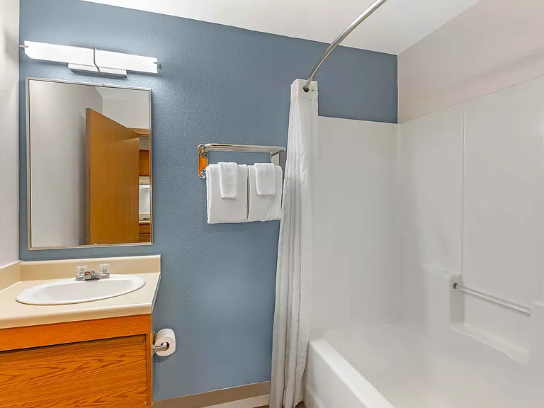 Studio Suite - 2 Full Beds