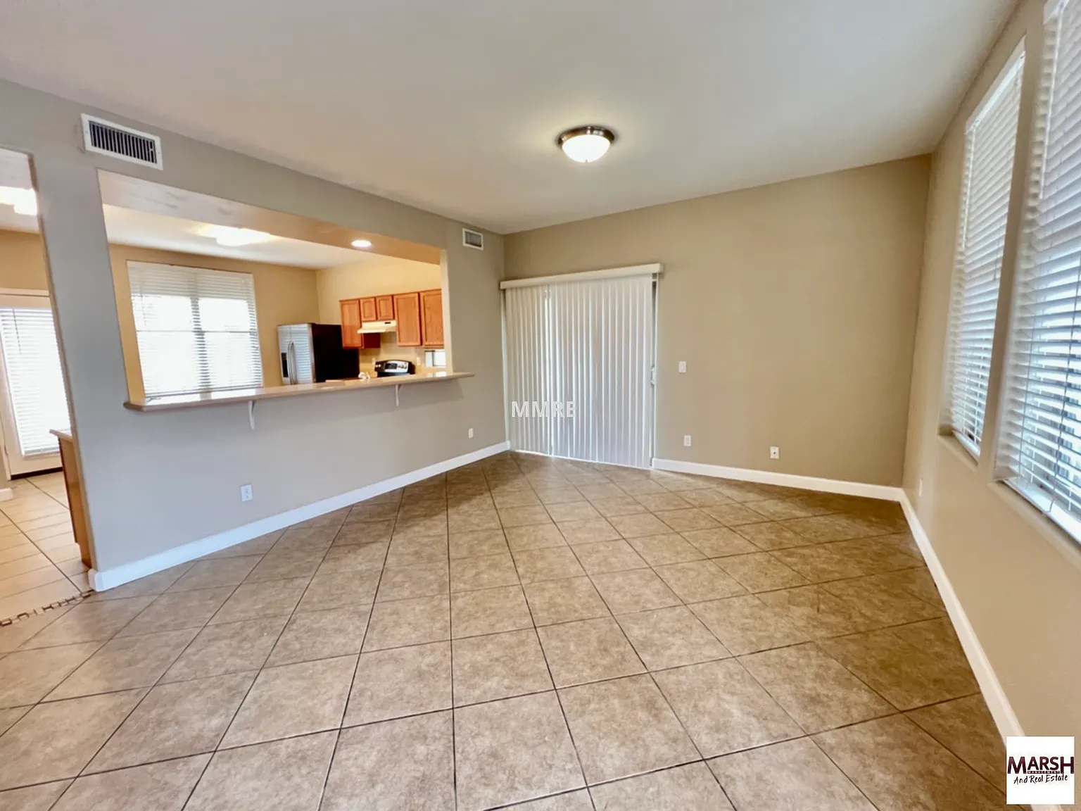 4 bed, 2.5 bath, 1472 sqft, $2,050 — Photo 3
