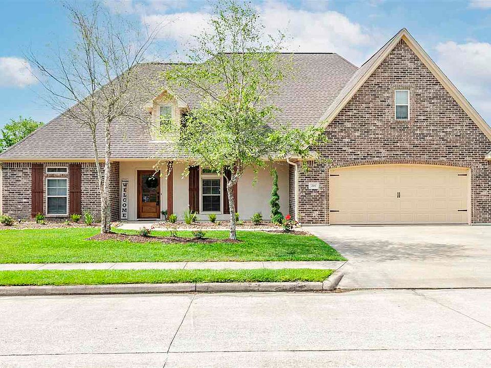 1st image of 201 Winding Brook Dr