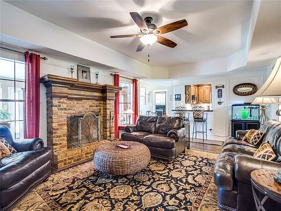 4th image of 908 Druid Dr