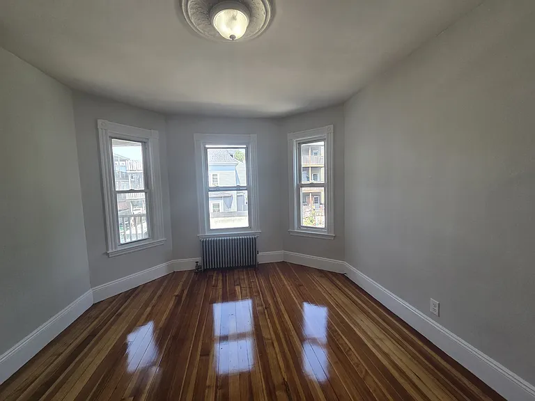 5 Moseley St #2 — Photo 4