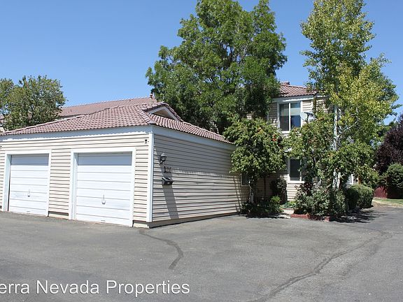 2nd image of 1073 Bradley Sq