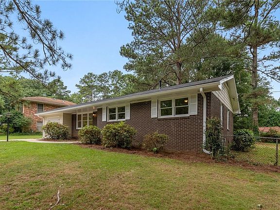 2nd image of 3212 Fern Dr