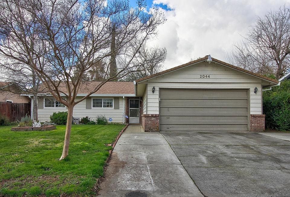 1st image of 2044 McGregor Dr