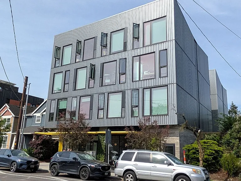 Soleil Apartments — Photo 41