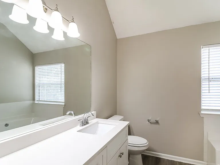 2915 Russ Ln — Photo 13