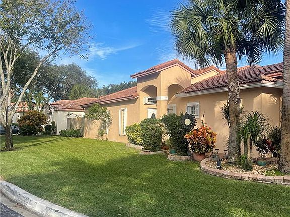 4th image of 6319 NW 39th St