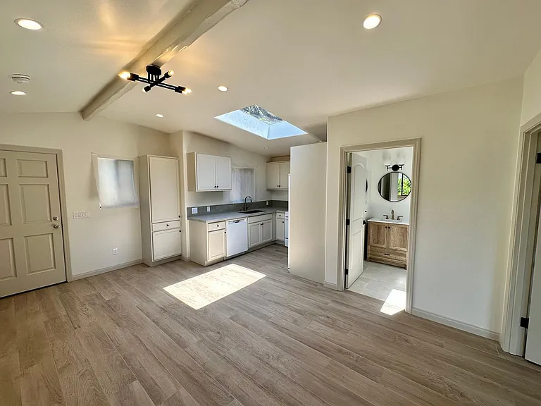149 1/2 Muerdago Rd #1/2 — Photo 6