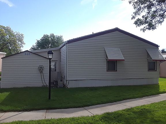 3rd image of 1105 W Yarrow Ln