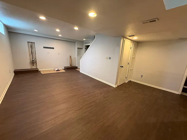 5990 Rings Rd — Photo 34