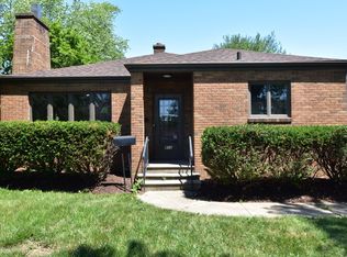 812 E 11th St, Lockport, IL 60441