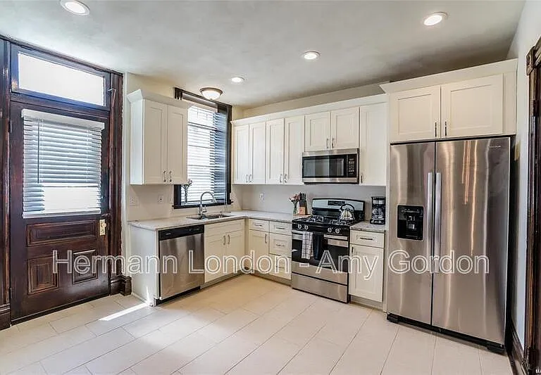 3922 Castleman Ave — Photo 10