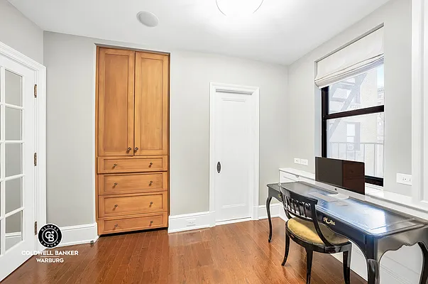 Sold by Coldwell Banker Warburg | media 8
