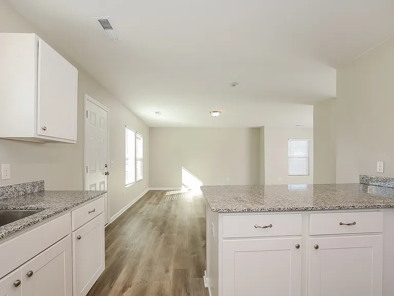 2407 Heritage View Ln — Photo 7