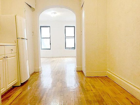 4th image of 245 E 94th St APT 1C