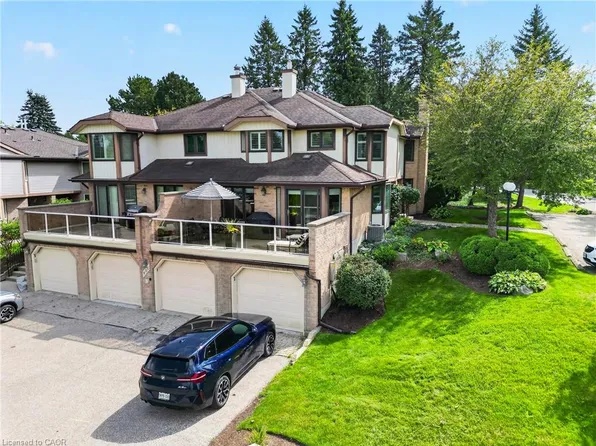 406 Craigleith Dr #1, Waterloo, ON N2L 5T2