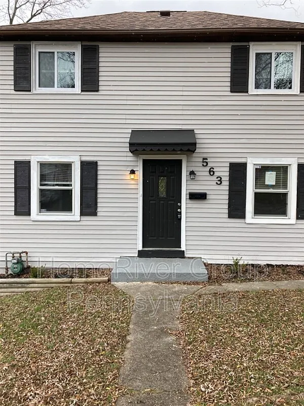 563 Independence Dr photo 1