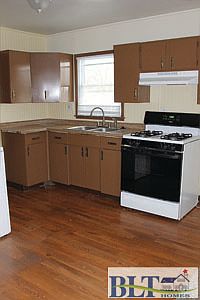 5th image of 818 N 81st Ter