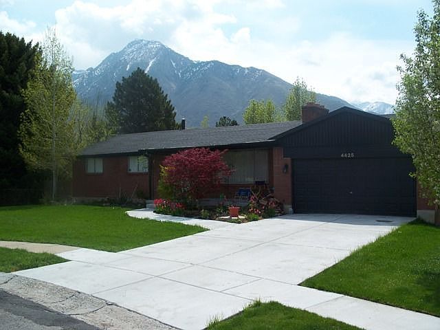 1st image of 4425 S Briarwood Cir