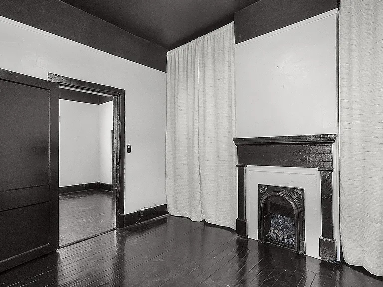 2221 Harden St — Photo 13