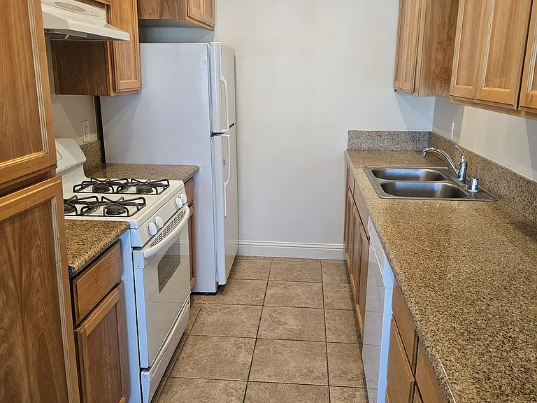 3343 Lerwick Rd #2 — Photo 12