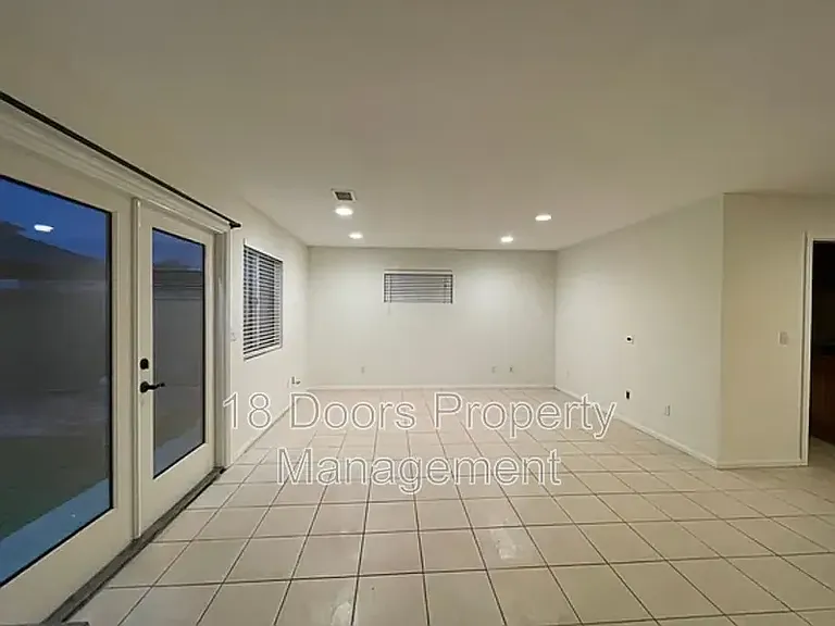 8776 Pagoda Way — Photo 2