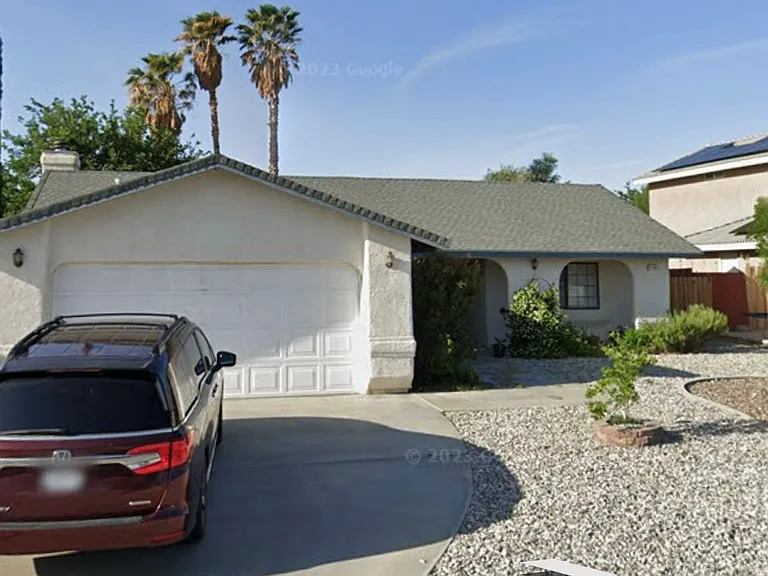 1105 Rebecca Ave — Photo 3