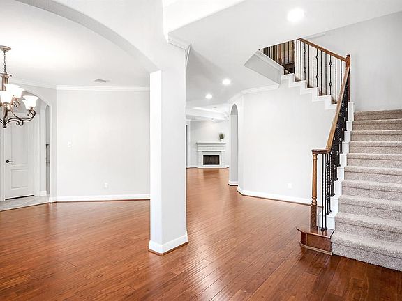 4th image of 27515 Middlesprings Ln