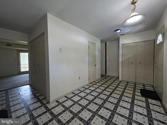 4th image of 543 Cloverbrook Dr