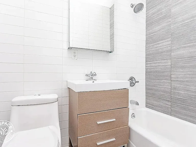236 Irving Ave #1R — Photo 16